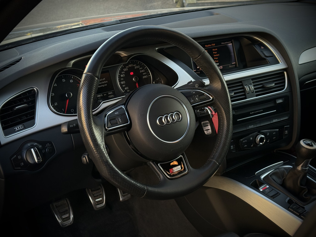 AUDI A4 S-LINE