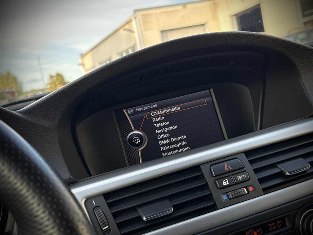 BMW 320D M-SPORTSPAKET BMW 320D M-SPORTSPAKET