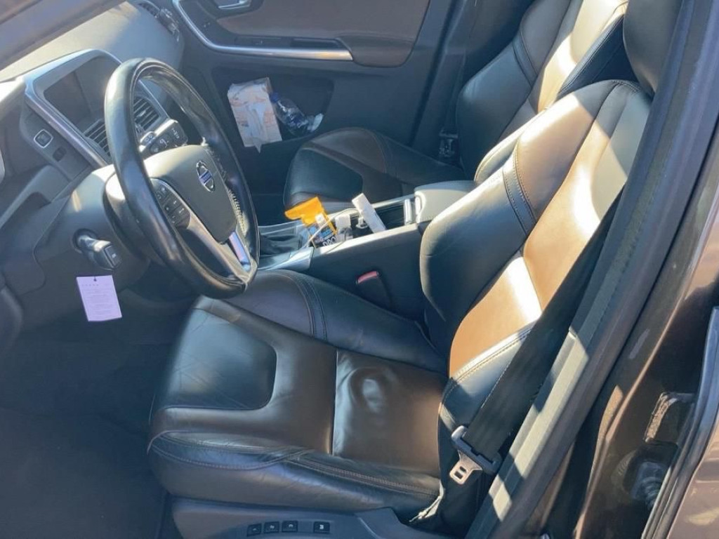 VOLVO XC60 D4 “EXCLUSIVE”