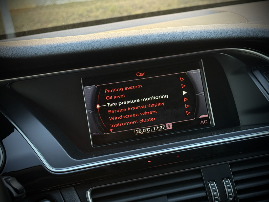 AUDI A4 S-LINE QUATTRO