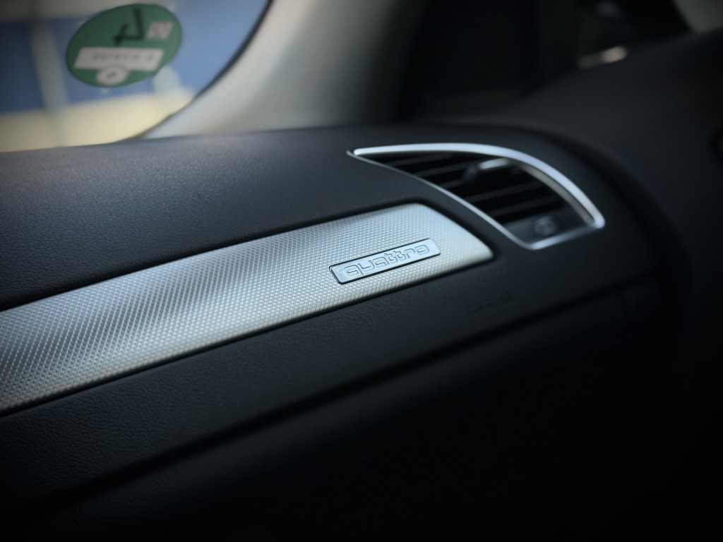 AUDI A4 S-LINE QUATTRO