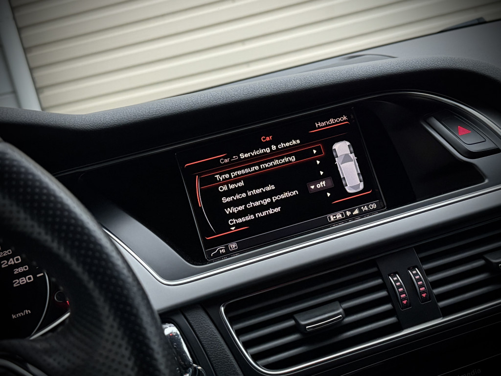 AUDI A4 S-LINE QUATTRO