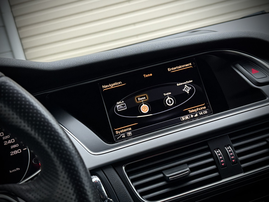 AUDI A4 S-LINE QUATTRO