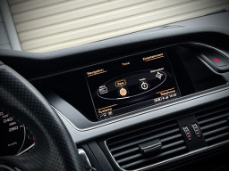 AUDI A4 S-LINE QUATTRO