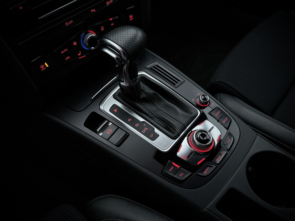 AUDI A4 S-LINE QUATTRO