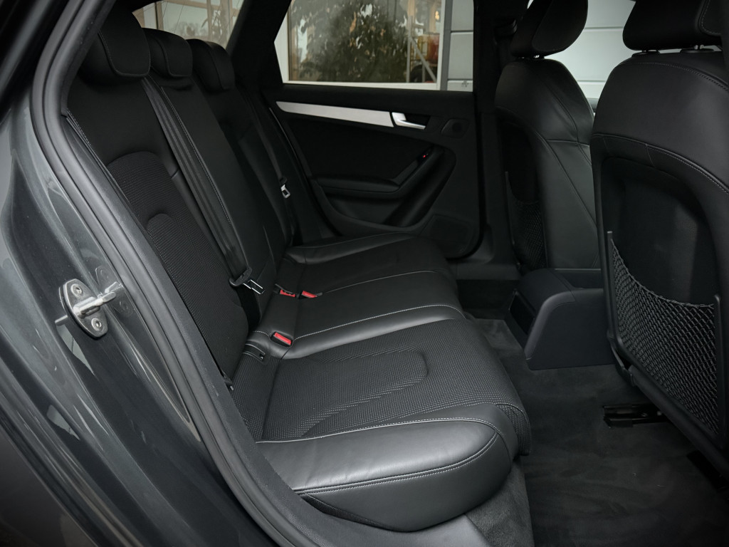 AUDI A4 S-LINE QUATTRO