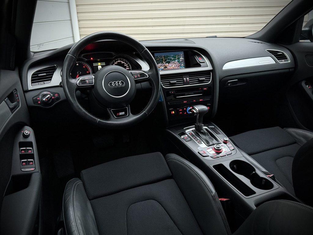 AUDI A4 S-LINE QUATTRO