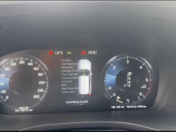 VOLVO XC60 D4 AWD “R-DESIGN”