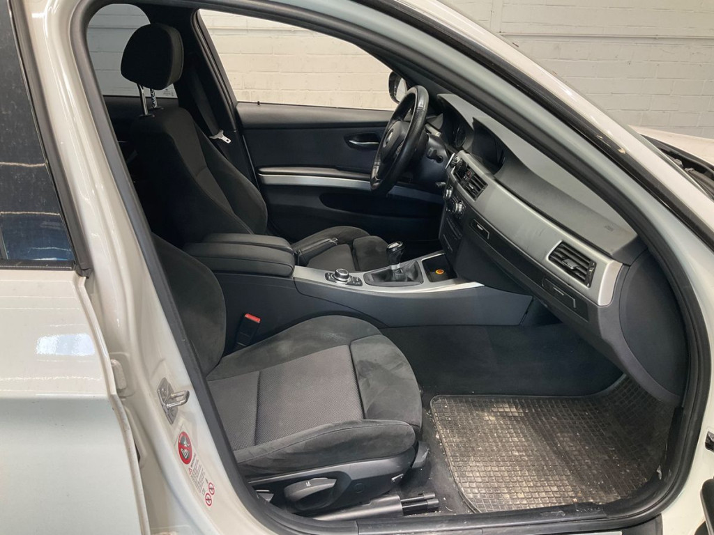 BMW 320D M-SPORTSPAKET BMW 320D M-SPORTSPAKET