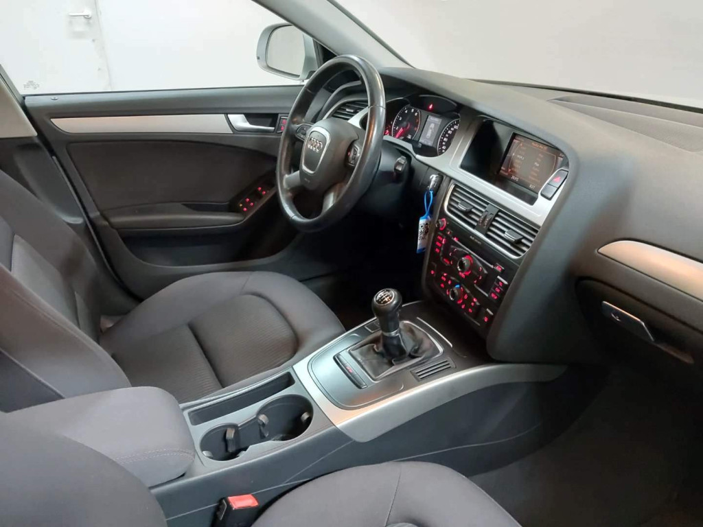 AUDI A4 ''ATTRACTION'' AUDI A4 ''ATTRACTION''