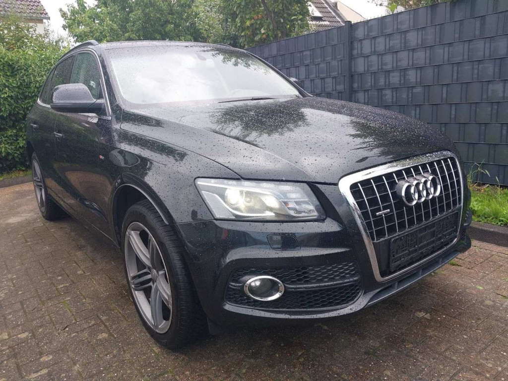 AUDI Q5 S-LINE QUATTRO AUDI Q5 S-LINE QUATTRO