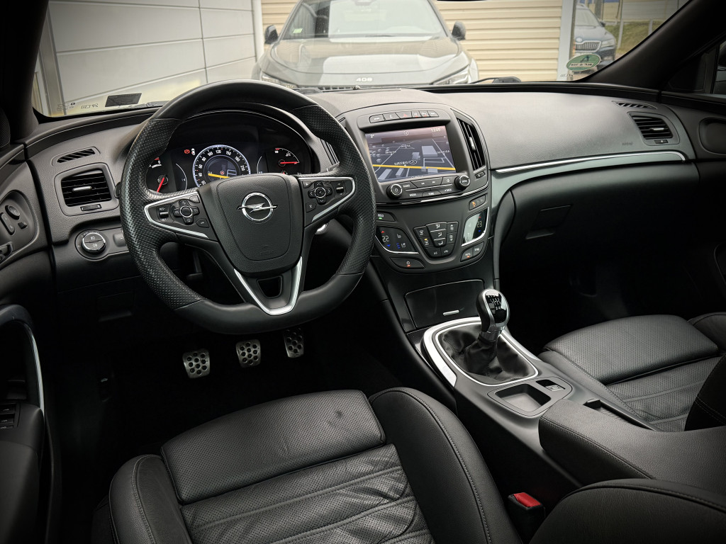 OPEL INSIGNIA “OPC LINE”