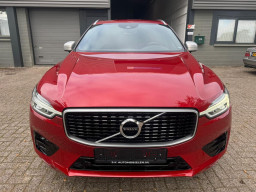 VOLVO XC60 D4 AWD “R-DESIGN”