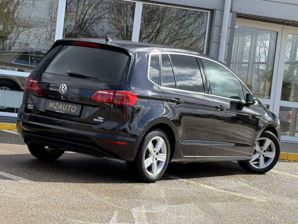 VW GOLF SPORTSVAN ''CARAT''