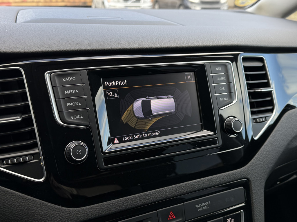 VW GOLF SPORTSVAN ''CARAT''