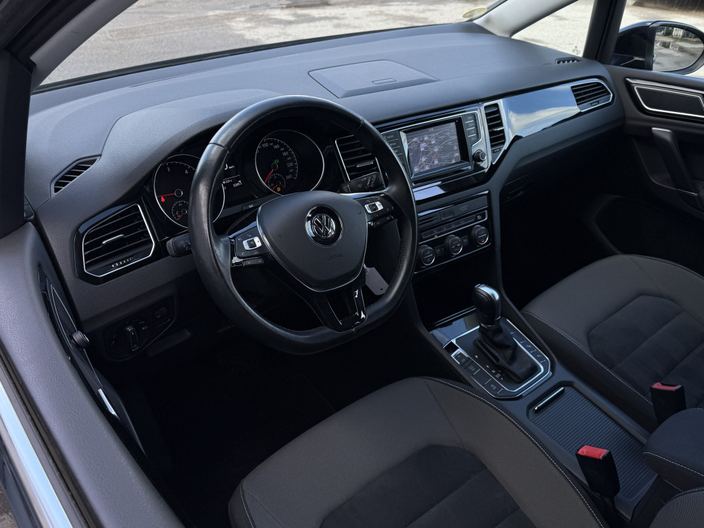 VW GOLF SPORTSVAN ''CARAT''