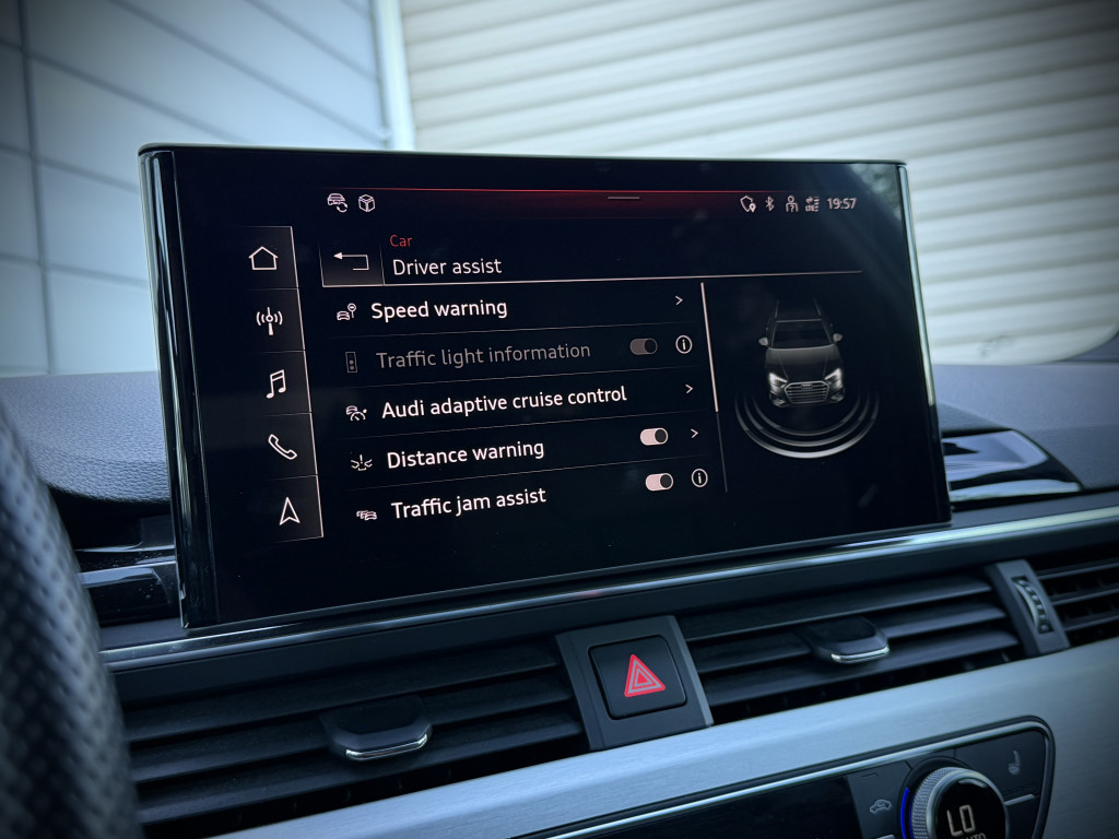 AUDI A4 S-LINE QUATTRO AUDI A4 S-LINE QUATTRO