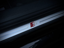 AUDI A4 S-LINE QUATTRO AUDI A4 S-LINE QUATTRO