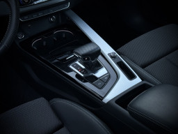AUDI A4 S-LINE QUATTRO AUDI A4 S-LINE QUATTRO