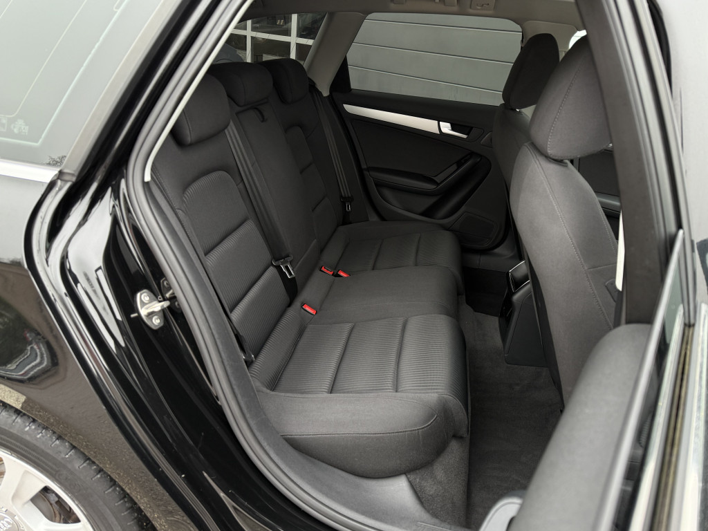 AUDI A4 ''ATTRACTION'' AUDI A4 ''ATTRACTION''