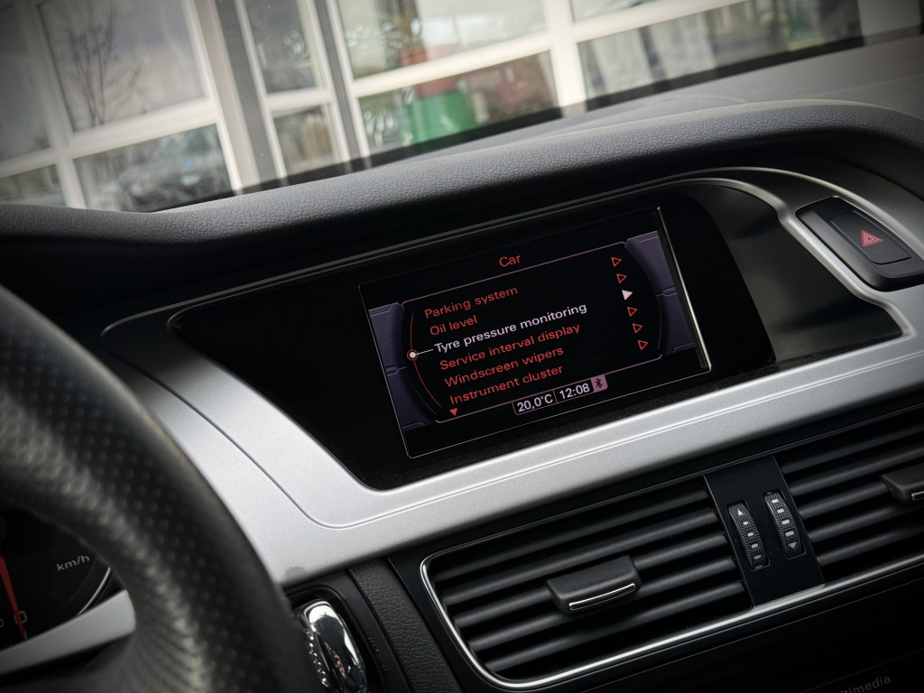 AUDI A4 “AMBIENTE”