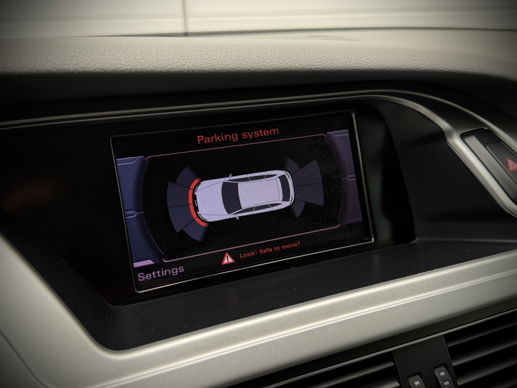 AUDI A4 ''ATTRACTION'' AUDI A4 ''ATTRACTION''