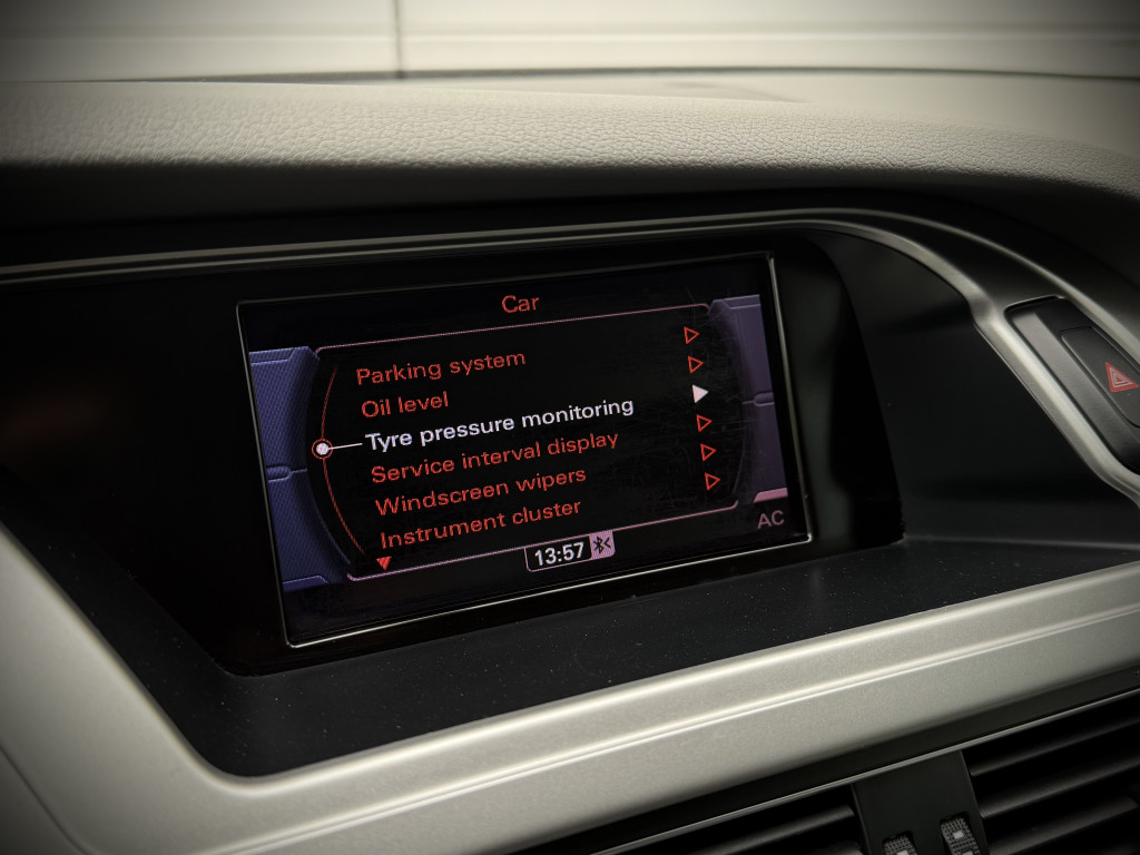AUDI A4 ''ATTRACTION'' AUDI A4 ''ATTRACTION''