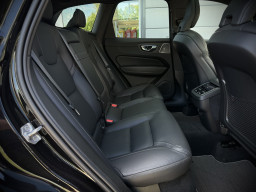 VOLVO XC60 AWD ''R-DESIGN'' VOLVO XC60 AWD ''R-DESIGN''