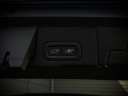 VOLVO XC60 AWD ''R-DESIGN'' VOLVO XC60 AWD ''R-DESIGN''