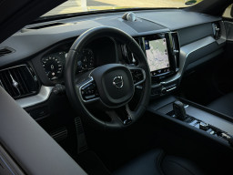 VOLVO XC60 AWD ''R-DESIGN'' VOLVO XC60 AWD ''R-DESIGN''