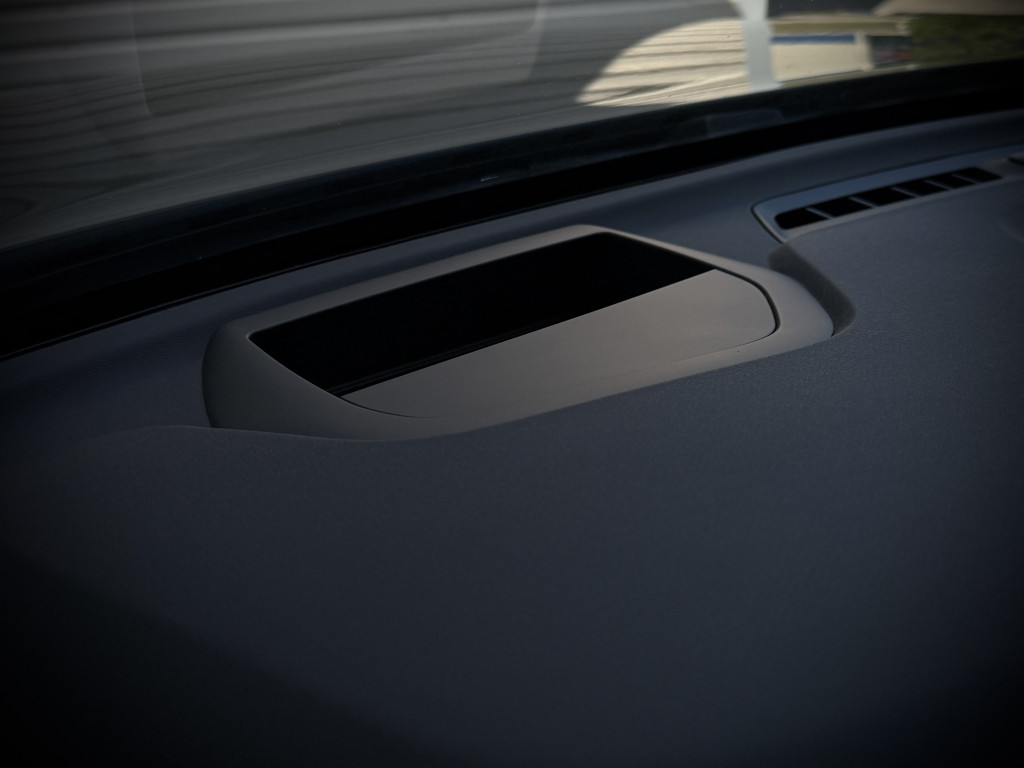VOLVO XC60 AWD ''R-DESIGN'' VOLVO XC60 AWD ''R-DESIGN''