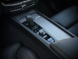 VOLVO XC60 AWD ''R-DESIGN'' VOLVO XC60 AWD ''R-DESIGN''