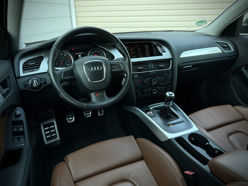 AUDI A4 S-LINE QUATTRO AUDI A4 S-LINE QUATTRO