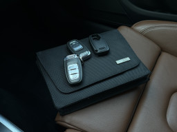AUDI A4 S-LINE QUATTRO AUDI A4 S-LINE QUATTRO