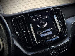 VOLVO XC60 D4 AWD “R-DESIGN”