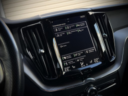 VOLVO XC60 D4 AWD “R-DESIGN”