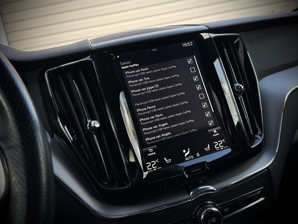 VOLVO XC60 D4 AWD “R-DESIGN”