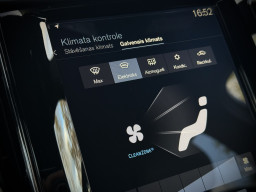 VOLVO XC60 D4 AWD “R-DESIGN”