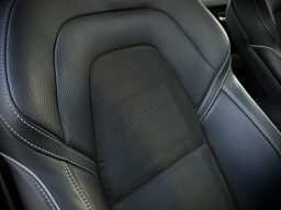 VOLVO XC60 D4 AWD “R-DESIGN”