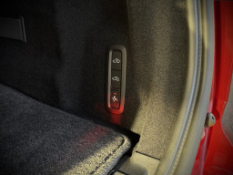 VOLVO XC60 D4 AWD “R-DESIGN”