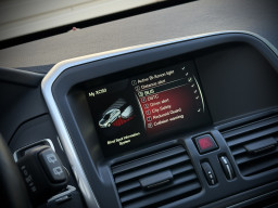 VOLVO XC60 D4 “EXCLUSIVE”