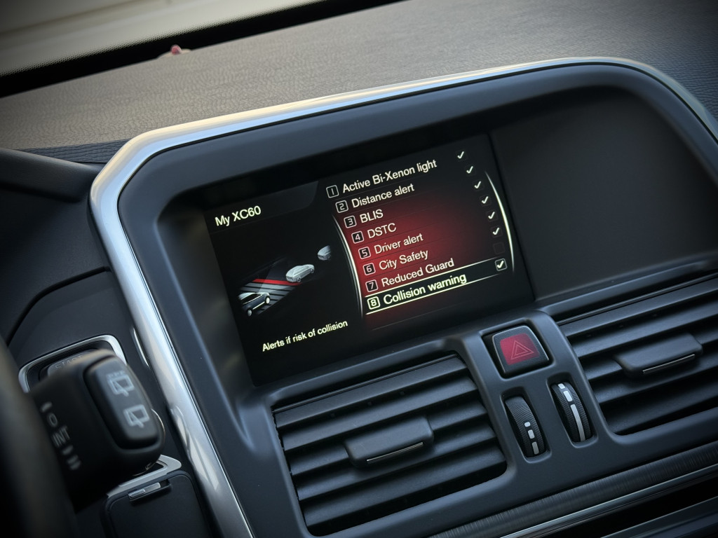 VOLVO XC60 D4 “EXCLUSIVE”