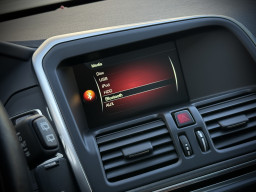 VOLVO XC60 D4 “EXCLUSIVE”