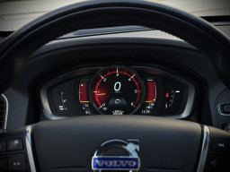 VOLVO XC60 D4 “EXCLUSIVE”