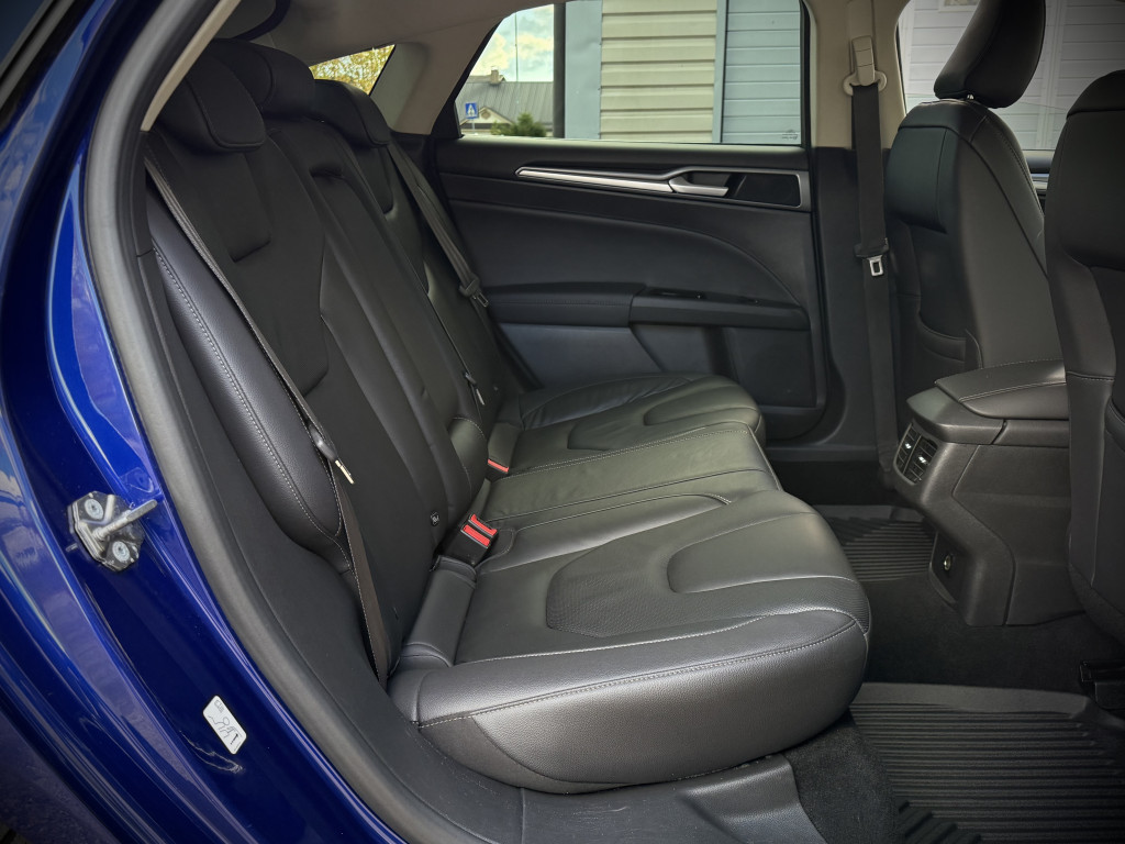 FORD MONDEO “TITANIUM”