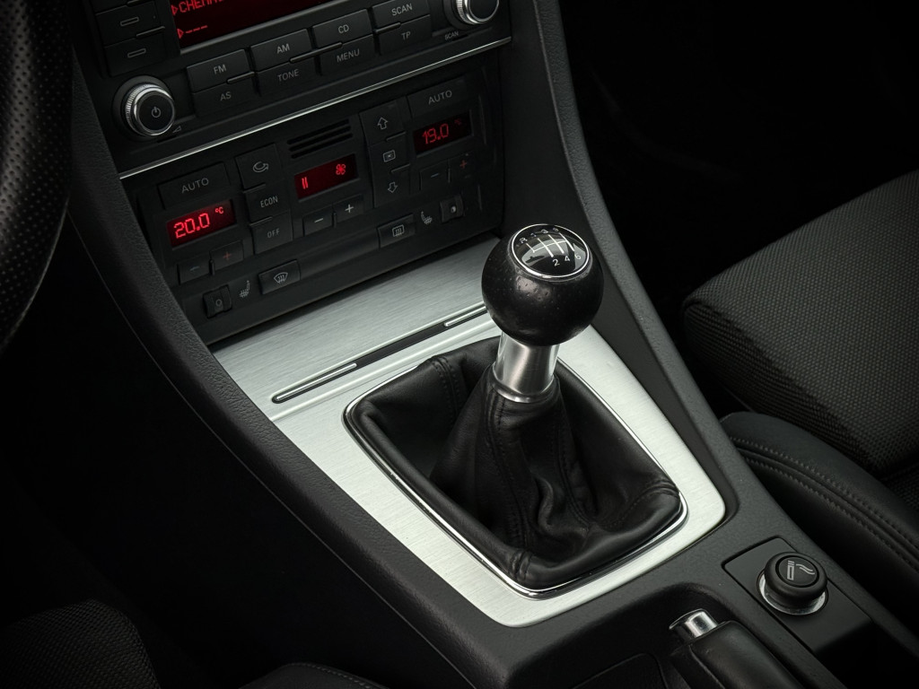 AUDI A4 S-LINE QUATTRO AUDI A4 S-LINE QUATTRO