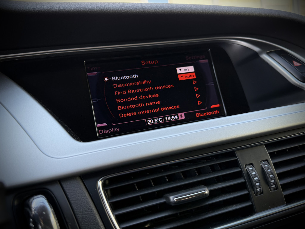 AUDI A4 ''ATTRACTION'' AUDI A4 ''ATTRACTION''