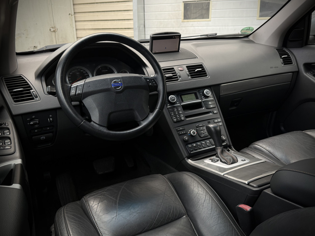 VOLVO XC90 AWD “SUMMUM” VOLVO XC90 AWD “SUMMUM”