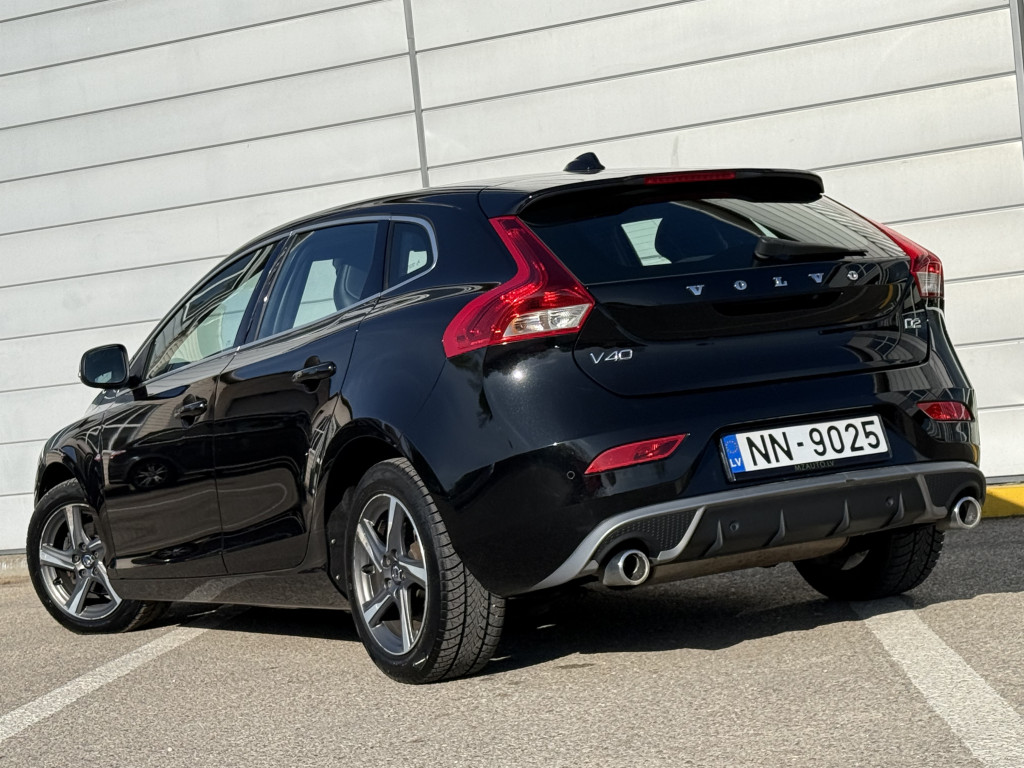 VOLVO V40 “R-DESIGN” VOLVO V40 “R-DESIGN”