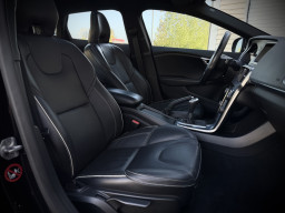 VOLVO V40 “R-DESIGN” VOLVO V40 “R-DESIGN”
